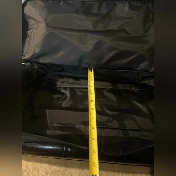 Black and tan travel bag - Picture 7 of 12